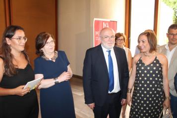 Inauguración de la exposición V Muestra de Arte de Mujeres y Premios Amalia Avia