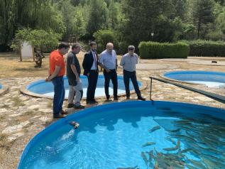 El Gobierno de Castilla-La Mancha ensalza el papel de las piscifactorías como centros para la educación ambiental