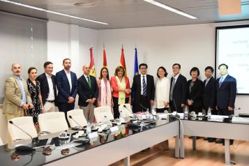 La consejera de Economía, Empresas y Empleo, Patricia Franco recibe a la Delegación del Gobierno provincial de Henan (China)