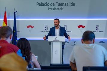 El Gobierno de Castilla-La Mancha retirará del Tajo la planta invasora del camalote para proteger el ecosistema del río