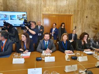 El Gobierno de Castilla-La Mancha se alinea con el Gobierno de España en sus políticas de transición energética y lucha contra el cambio climático
