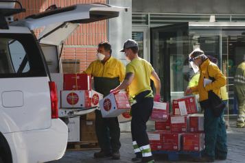 El Gobierno de Castilla-La Mancha realiza un nuevo envío de más de 203.000 artículos de protección para los profesionales sanitarios y 9.400 test rápidos