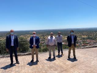El Gobierno regional valora la implicación de los gobiernos locales de Nuño Gómez y El Real en mejorar sus recursos con el fin de impulsar un turismo sostenible en la Sierra de San Vicente