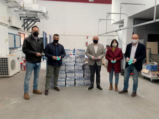 Acto de entrega de 50.000 geles hidroalcohólicos a la APEHT
