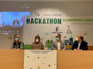 El consejero de Desarrollo Sostenible, José Luis Escudero, inaugura el I Hackathon de Economía Circular de Castilla-La Mancha, que reunirá a cien participantes que desarrollarán soluciones innovadoras a los retos ambientales planteados