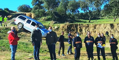 Veinte voluntarios de Protección Civil participan en un curso de conducción de todoterrenos en el circuito `Off Road´ de Segurilla