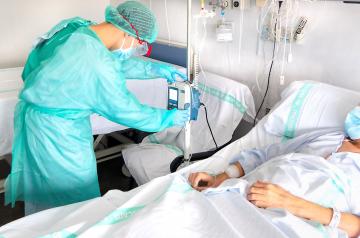 Castilla-La Mancha permanece estable en los pacientes COVID en UCI y descienden los hospitalizados en cama convencional