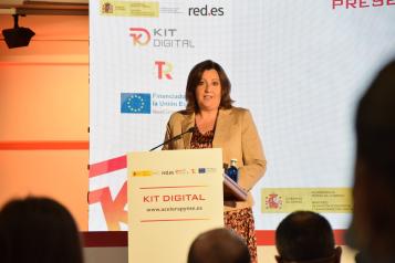 La consejera de Economía, Empresas y Empleo, Patricia Franco, inaugura la jornada informativa sobre el ‘Kit Digital’.