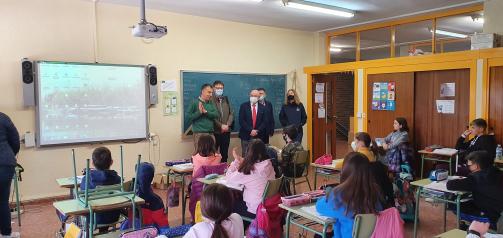 Alrededor de 350 estudiantes del colegio ‘Federico Mayor Zaragoza’ de Albacete reciben la visita del Servicio 1-1-2