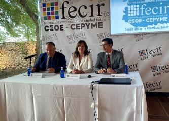 La consejera de Igualdad y portavoz del Gobierno regional, Blanca Fernández, asiste a la clausura de la Asamblea Ordinaria de la Federación Empresarial de Ciudad Real (FECIR)