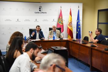 El consejero de Desarrollo Sostenible, José Luis Escudero, presenta el nuevo Observatorio de Consumo de Castilla-La Mancha y la convocatoria de ayudas a las asociaciones de consumidores
