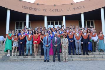 El consejero de Agricultura, Agua y Desarrollo Rural participa en el acto de graduación de la Escuela Técnica Superior de Ingenieros Agrónomos y de Montes de Albacete