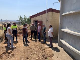 El delegado de la Junta visita las obras de ampliación y mejora del sistema de abastecimiento en La Muela