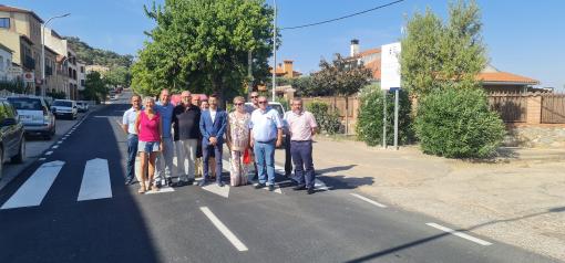 Moreno ha indicado que “estamos ya terminando los últimos 10 kilómetros entre la CM-5001 y la CM-5006, a su paso por Almendral de la Cañada, con la que finalizaremos las actuaciones incluidas en el Plan de la Sierra de San Vicente, tal y como se compromet