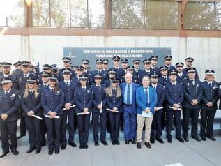 Policías de diez municipios de la provincia superan con éxito el curso de formación para agentes locales impartido por el Gobierno regional