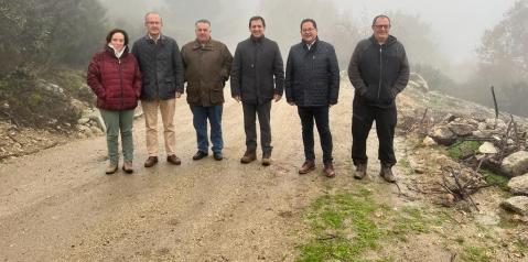 El Gobierno regional ha destinado más de 60.000 euros a la mejora del camino de El Real de San Vicente a Almendral de la Cañada  