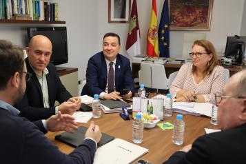 El Gobierno regional impulsa el último trámite para el reconocimiento de la Cebolla de La Mancha como figura de calidad