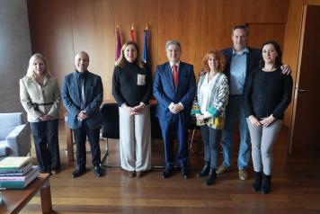 Gobierno regional y Colegio de Mediadores de Seguros de Toledo firman un convenio para que alumnado de FP pueda formarse en empresas del sector