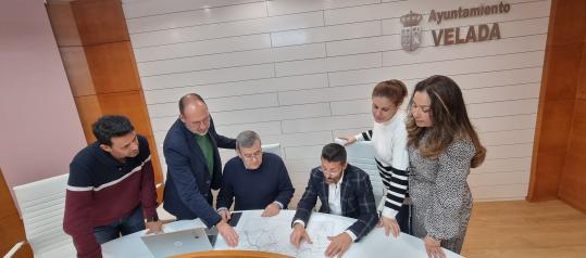 El Gobierno regional y el Ayuntamiento de Velada perfilan las necesidades de transporte para la futura puesta en marcha del ASTRA