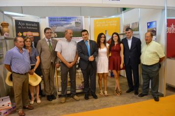 El consejero de Agricultura  Francisco Martínez inaugura la 43ª edición de la Feria Internacional del Ajo de Las Pedroñeras