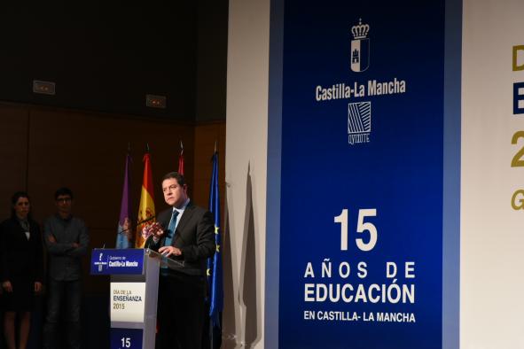 El presidente de Castilla-La Mancha, Emiliano García-Page,  preside el acto institucional del Día de la Enseñanza, en Guadalajara
