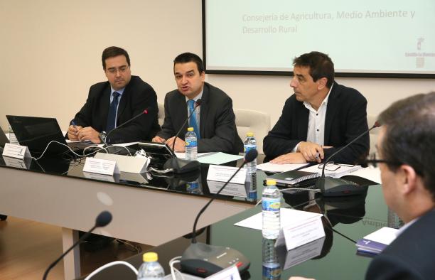 El consejero de Agricultura, Medio Ambiente y Desarrollo Rural, Francisco Martínez Arroyo, asiste a la reunión del Consejo Asesor de Medio Ambiente de Castilla-La Mancha