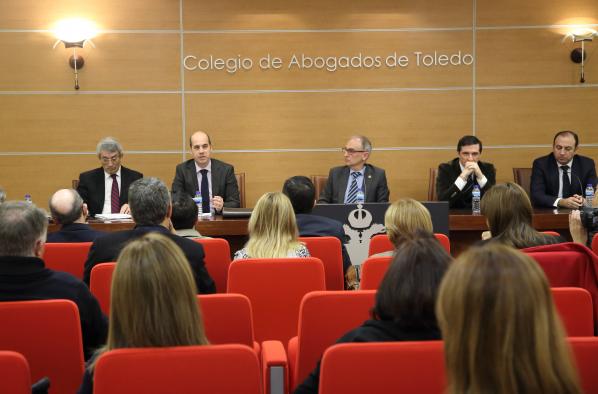 El director general de Empresas, Competitividad e Innovación, de la Consejería de Economía, Empresas y Empleo, Javier Rosell, durante su intervención en el acto de celebración del Día Internacional de la Mediación