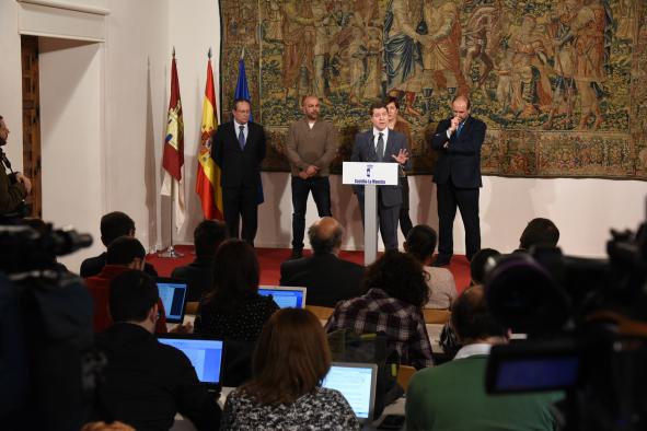 El presidente de Castilla-La Mancha, Emiliano García-Page, en rueda de prensa 