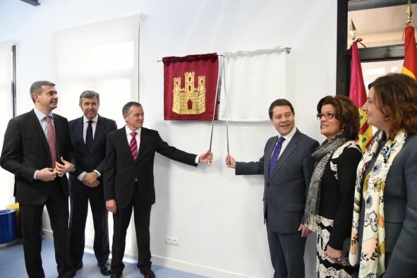 El presidente de Castilla-La Mancha, Emiliano García-Page, inaugura el nuevo vivero de empresas de Madridejos