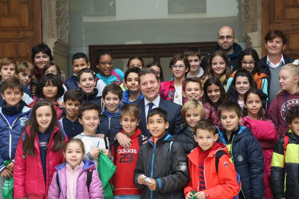Page recibe a alumnos del Colegio Santa Teresa de Toledo
