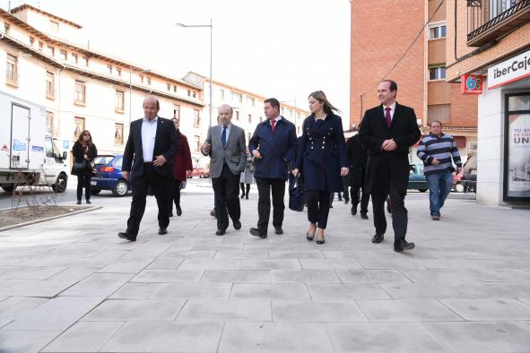 El Gobierno regional concluye las obras en el paseo de los Adarves de Molina de Aragón y anuncia mejoras en el transporte del Señorío