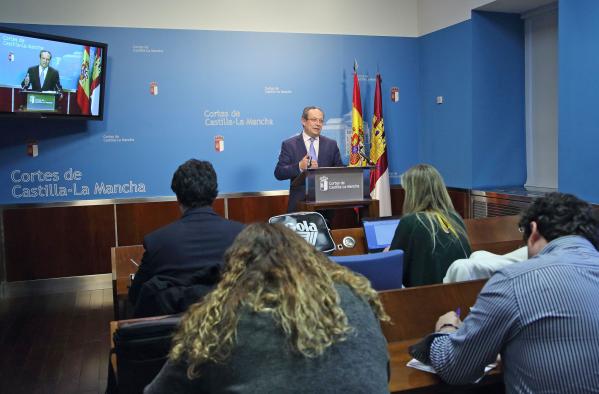 El consejero de Hacienda y AAPP comparece en la Comisión de Presupuestos de Las Cortes