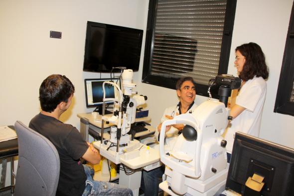 El Hospital Mancha Centro realiza con éxito una cirugía pionera en el mundo para recomponer un grave traumatismo ocular 