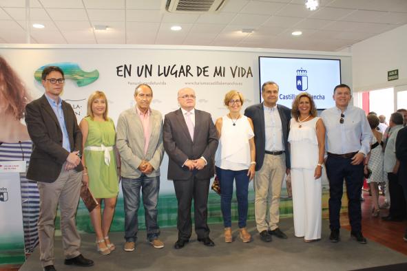 Inauguración del stand de la Junta en la Feria de Albacete