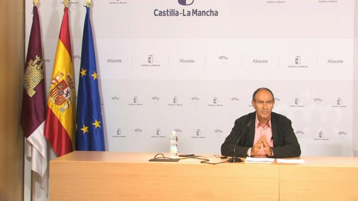 Nicolás Merino durante su comparecencia para informar de los Premios al Mérito Empresarial de CLM