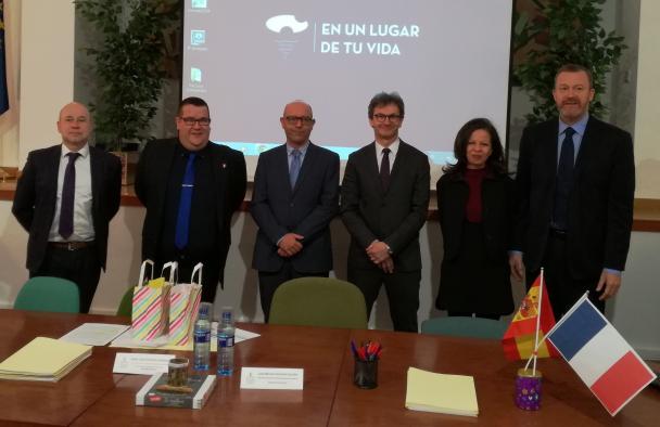 Un equipo de docentes franceses participantes en un programa europeo sobre convivencia y abandono escolar visita varios centros educativos de Toledo