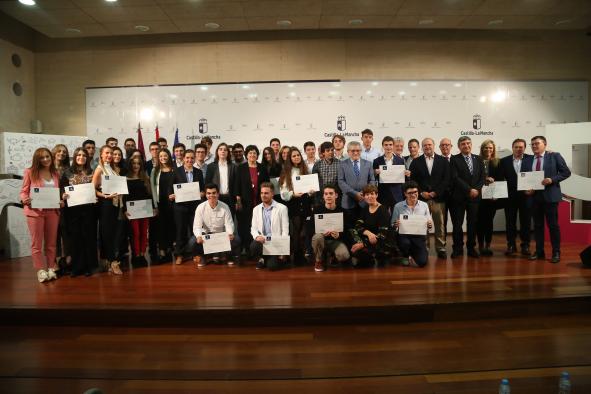 El consejero de Educación, Cultura y Deportes, Ángel Felpeto, presideel  cto de entrega de los Premios Extraordinarios de ESO, Bachillerato y Enseñanzas Artísticas 2017-2018