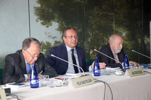 El consejero de Hacienda y Administraciones Públicas en funciones, Juan Alfonso Ruiz Molina, inaugura el XXXI Seminario Internacional de Seguridad y Defensa