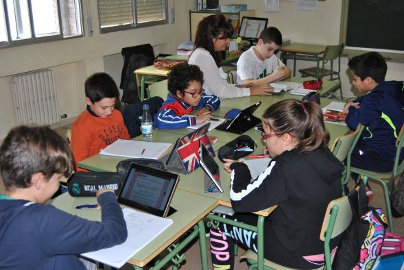El próximo curso se triplicará el número de escolares y docentes que participan en el programa ‘Carmenta’ de uso de materiales curriculares digitales