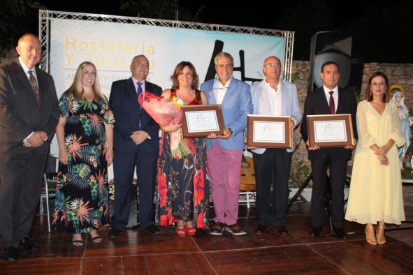 La consejera de Economía Empresas y Empleo recibe el Premio Santa Marta otorgado por la Asociación Provincial de Hostelería de Ciudad Real