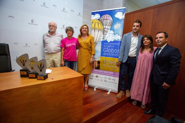 La consejera de Educación, Cultura y Deportes, Rosa Ana Rodríguez, presenta el XXVI Campeonato de España de Aerostación