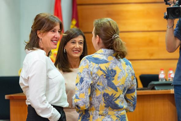 La consejera de Igualdad y portavoz del Gobierno regional, Blanca Fernández, comparece en la Comisión de Igualdad en las Cortes regionales