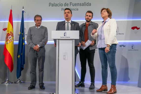 El presidente de Castilla-La Mancha, Emiliano García-Page, preside el Consejo de Gobierno abierto a representantes de los municipios ribereños de Entrepeñas y Buendía