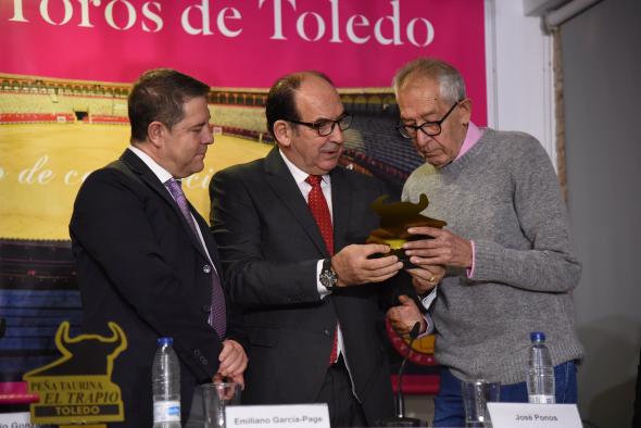 Homenaje de la peña taurina ‘El Trapío’ al periodista José Ponos