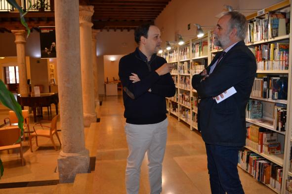 Delegado y director Biblioteca