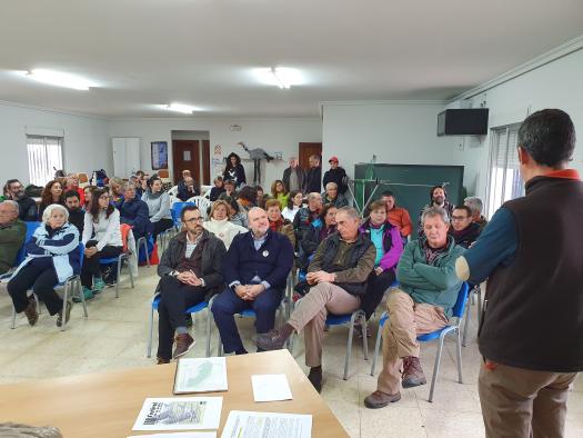 El Gobierno regional ensalza el gran valor natural del Parque Natural del Valle de Alcudia y Sierra Madrona como cuartel de invernada para las grullas en su proceso migratorio