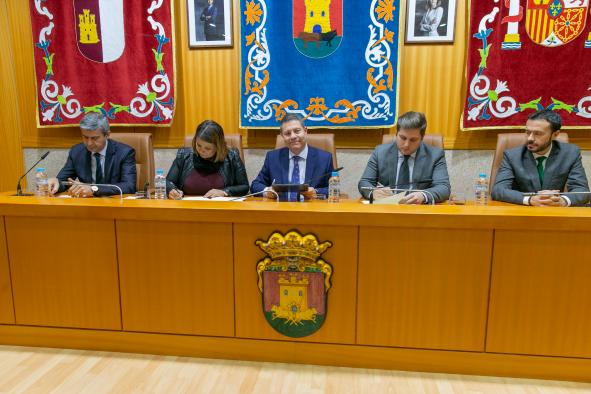 Firma del protocolo de colaboración con el Ayuntamiento de Talavera de la Reina para impulsar la implantación y desarrollo de una plataforma logística en la ciudad