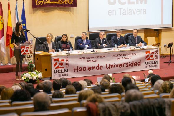 El presidente de Castilla-La Mancha, Emiliano García-Page, asiste a la conmemoración del 25 aniversario de la Universidad de Castilla-La Mancha en Talavera de la Reina.