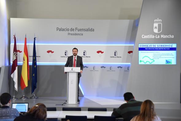 El consejero de Desarrollo Sostenible, José Luis Escudero, informa en rueda de prensa en el Palacio de Fuensalida sobre los acuerdos del Consejo de Gobierno en materia de transición energética.