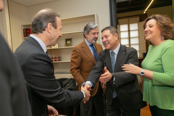 eúne, en Albacete, con los responsables de la empresa 'Repetco'